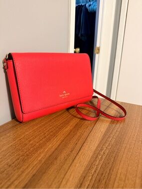 Kate Spade Charlotte Street Alek Crossbody Bag – Vibrant Red – Perfect Condition